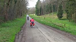 Approaching Payne's Farm, Swinbrook, 12.8 miles into the ride